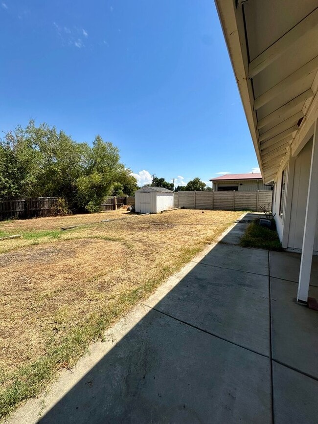 Building Photo - Well maintained 3 Bedroom Home in Willow G...