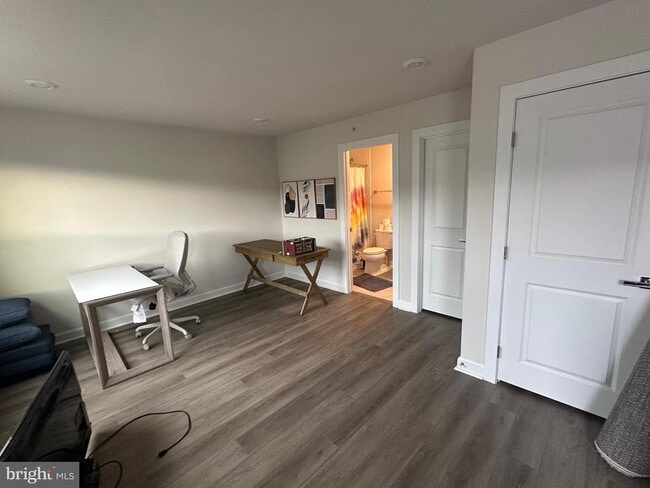 Building Photo - 209 Market Square NW