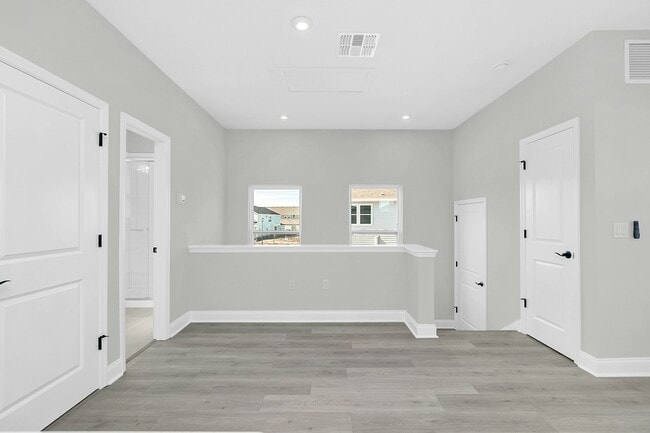 Building Photo - 6498 Barnstorm Wy