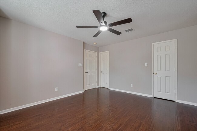 Building Photo - 1523 Brook Grove Dr