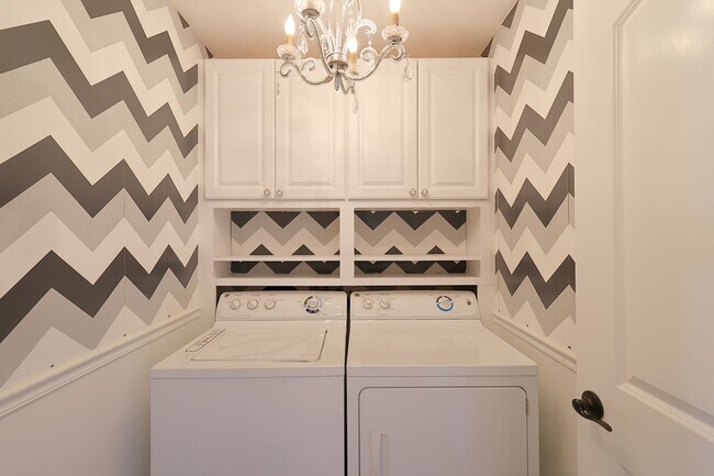 Building Photo - Beautiful 3 Bedroom House in Quiet Auburn ...
