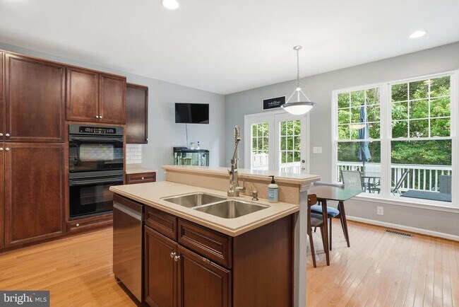 Building Photo - 8133 Dove Cottage Ct