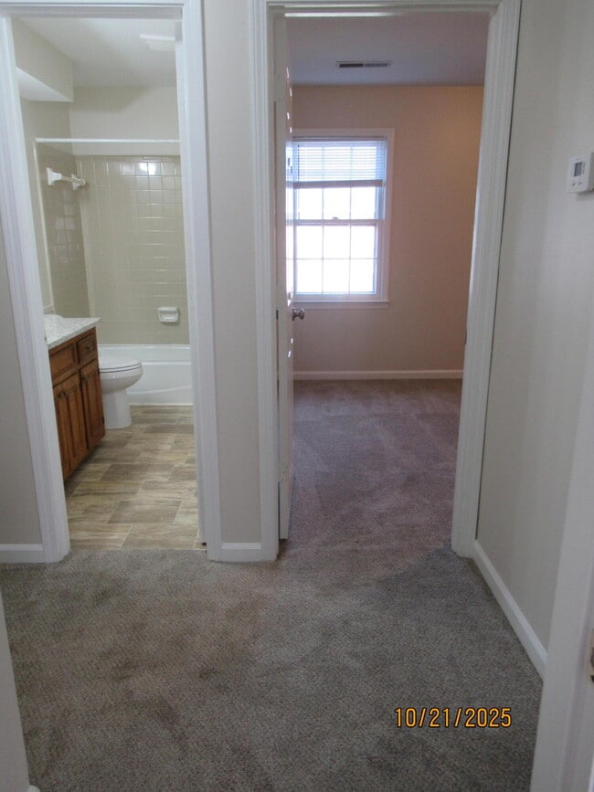 Building Photo - 22 Hackberry Ct