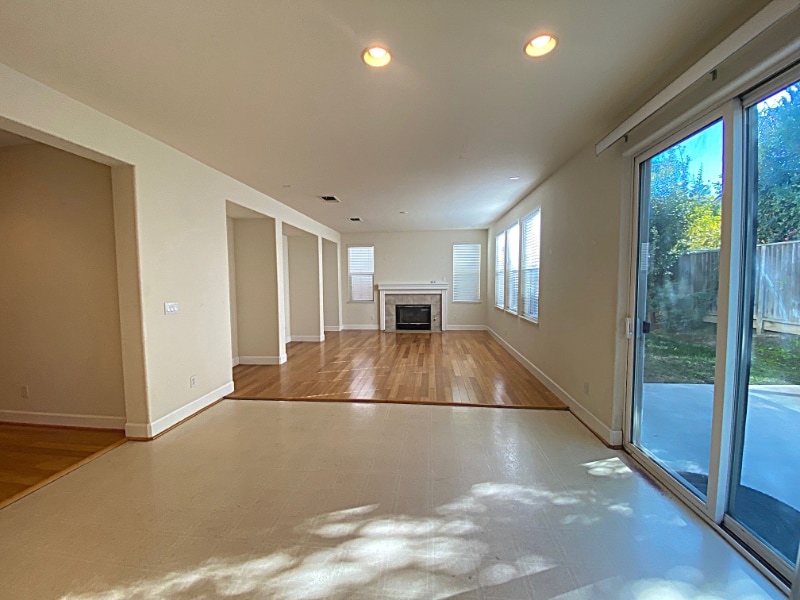 Building Photo - 1042 Tulloch Dr