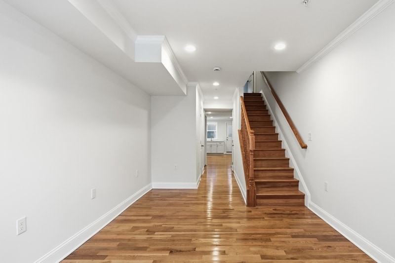 Building Photo - 2212 Cambridge St