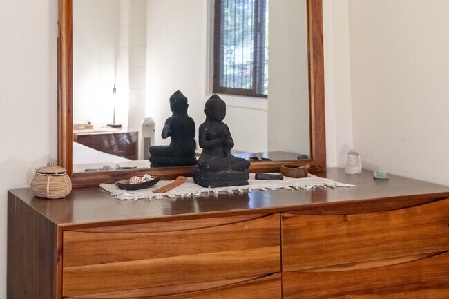 Building Photo - 59-18 Holawa Street