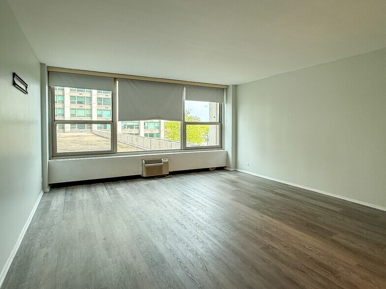 Building Photo - 3600 N Lake Shore Dr