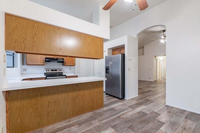 Building Photo - Charming 4-bedroom, 2-bathroom in Gilbert