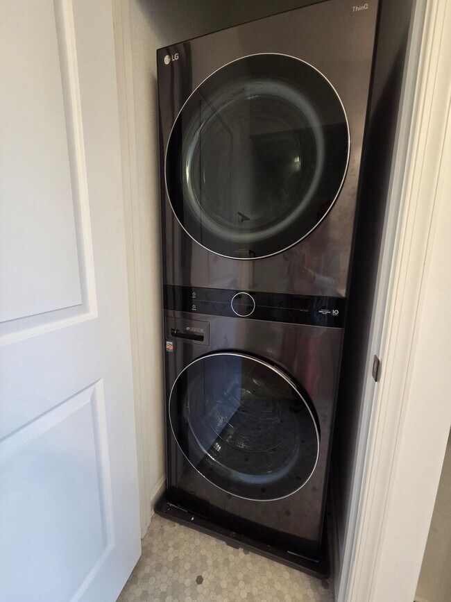 Building Photo - WOODLANDS AT WESTERN BRANCH