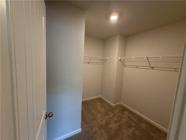 Building Photo - 30 Rustin Rdg