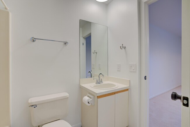 Building Photo - 8291 SE Croft Cir