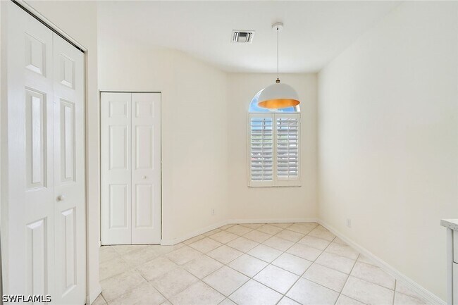 Building Photo - 1580 Clermont Dr