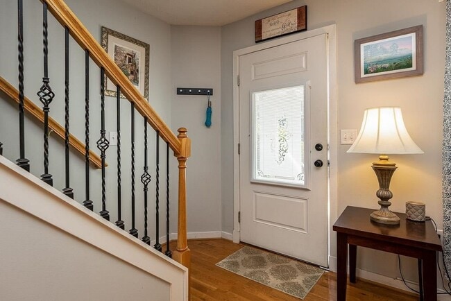 Building Photo - Updated 3 Bedroom 2.5Bath Townhouse in Harrisonburg