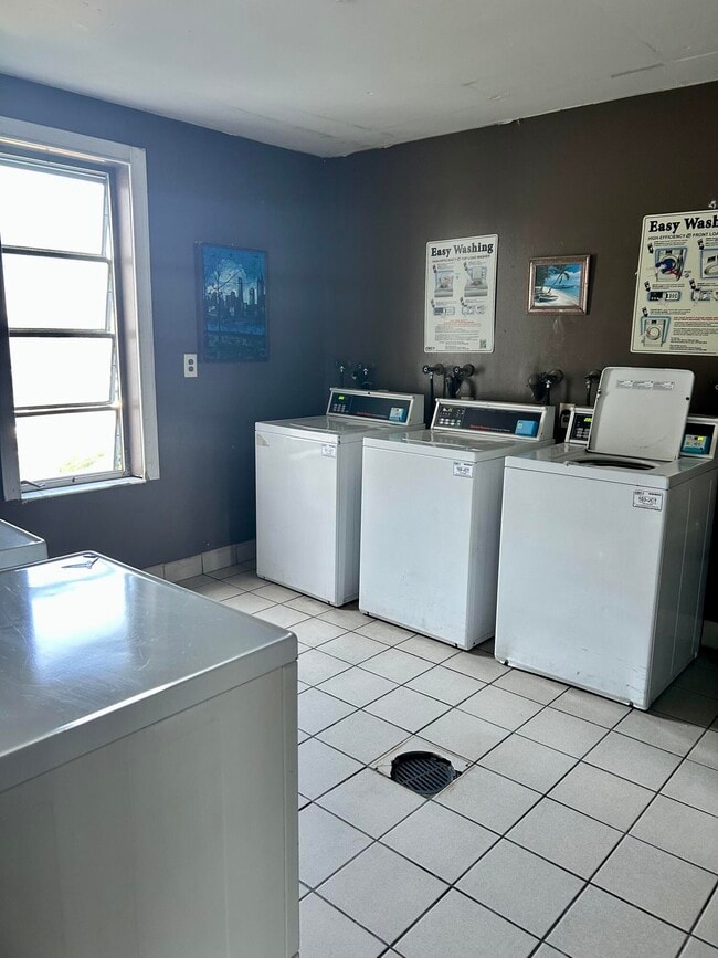 Building Photo - 8540 N Sherman Cir