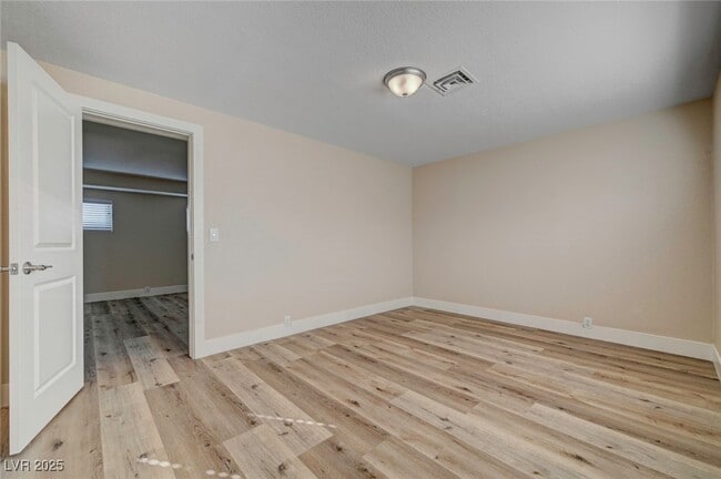 Building Photo - 6121 Edgewood Cir