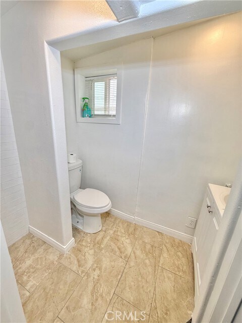 Building Photo - 732 James