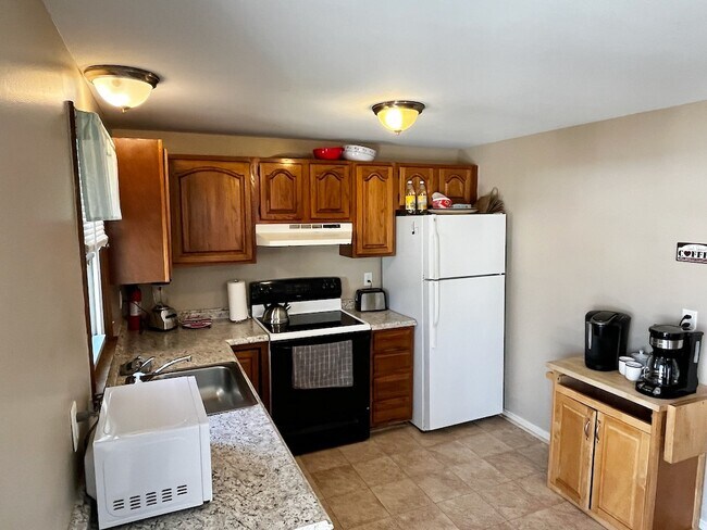 Building Photo - 94 Cottonwood Ln