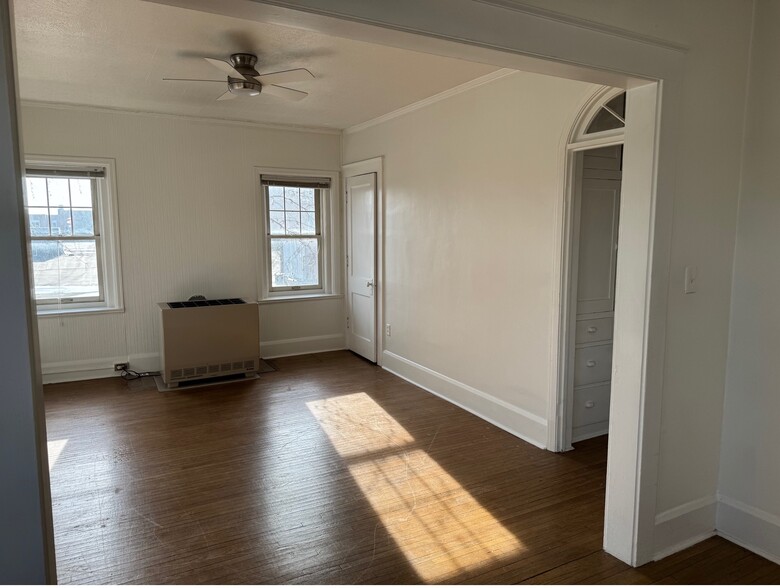 Building Photo - 310 Conant St