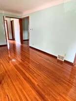 Building Photo - 1523 3rd St E