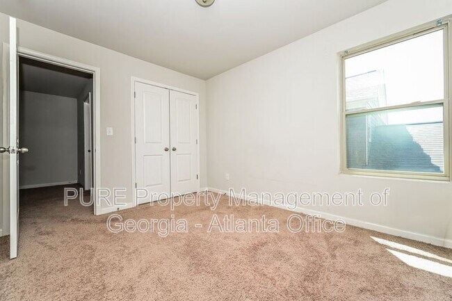 Building Photo - 130 Daisy Cir