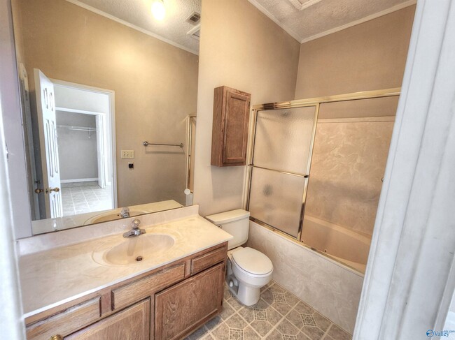 Building Photo - 165 Waters Edge Ln