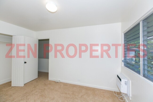 Building Photo - 1379 Hunakai St