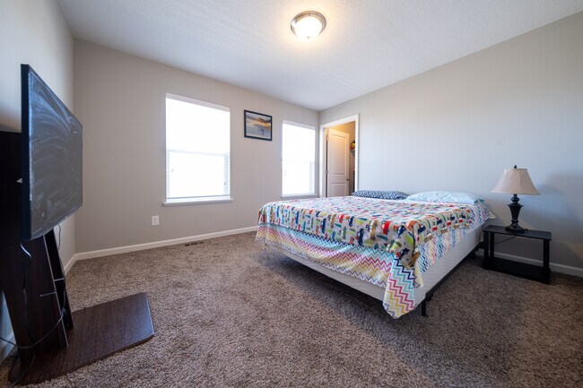 Building Photo - 15430 Eagle Creek Way