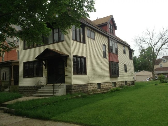 Primary Photo - 120 10th St