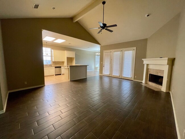 Building Photo - 5690 Nicole Ln