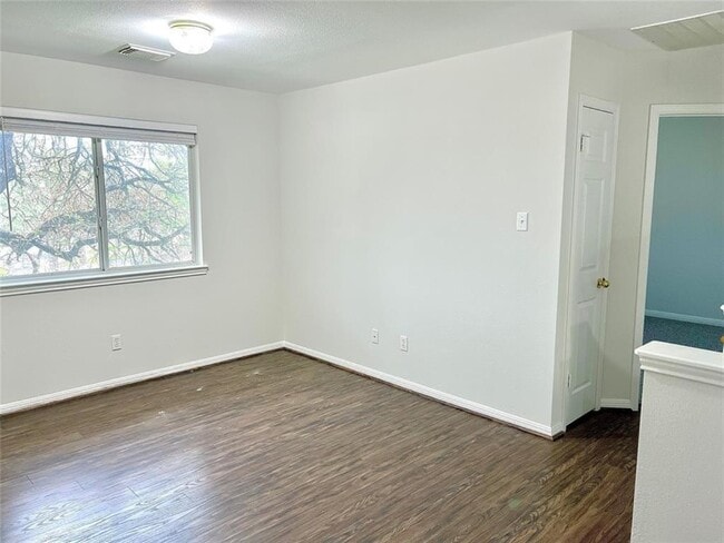 Building Photo - 6400 La Carman Ln