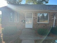 Building Photo - Colonial Gardens Apartments