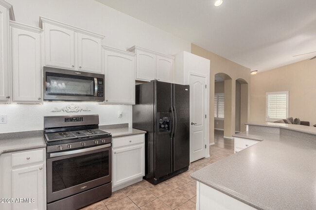 Building Photo - 44087 Granite Dr