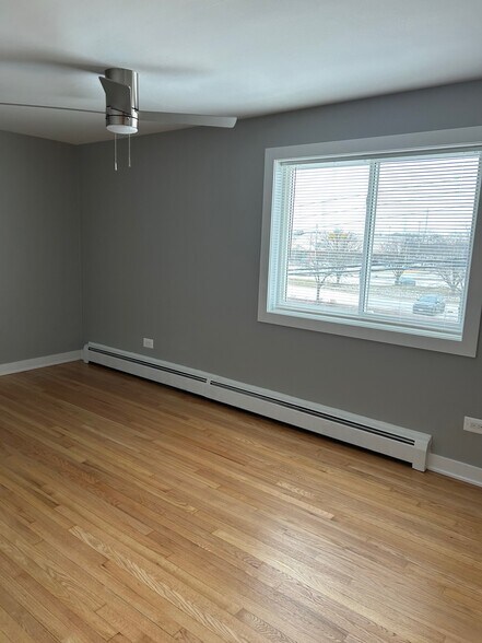 Bedroom - 9610 N Greenwood Ave