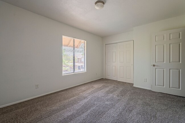Building Photo - 5869 N 59th Dr