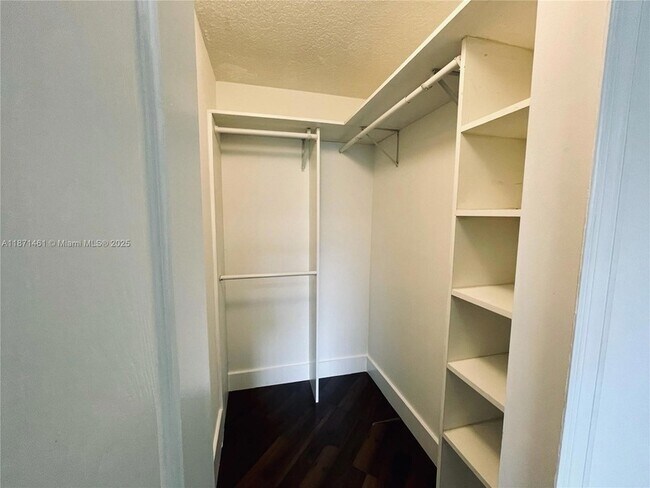 Building Photo - 6560 NW 114th Ave