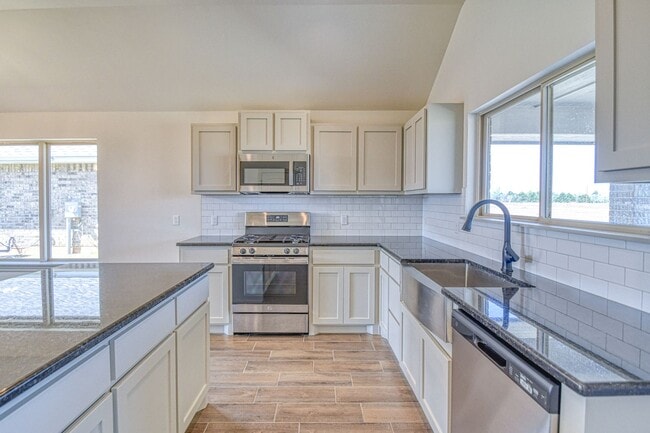 Building Photo - New Construction in Savannah Estates!