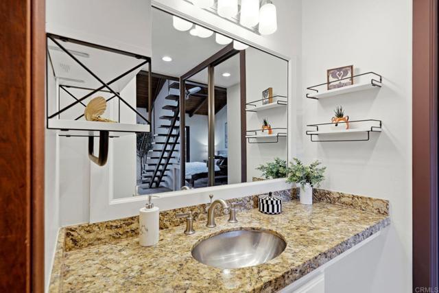 Building Photo - 8608 Villa La Jolla Dr
