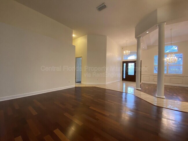 Building Photo - 5614 Craindale Dr