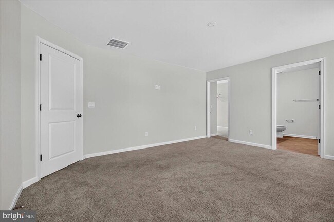Building Photo - 3155 White Tail Dr