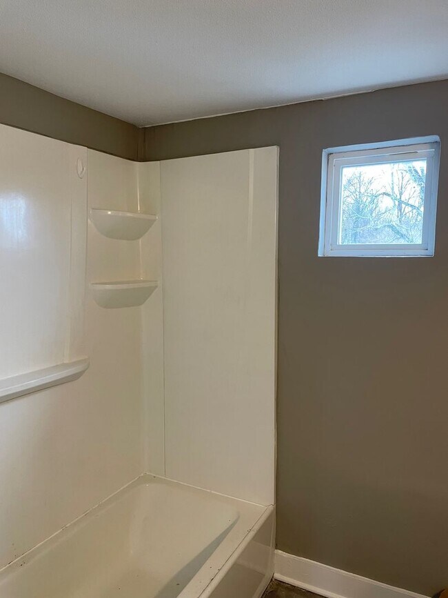 Building Photo - 312 Sumpter Ave