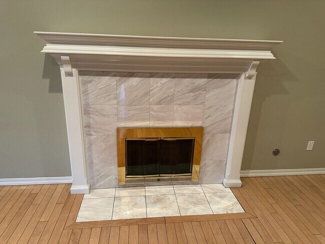 Building Photo - 3707 W Hemlock Ct