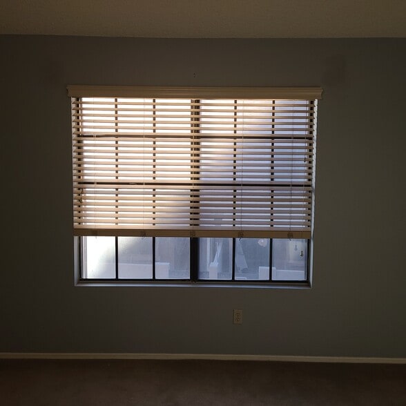 Building Photo - 3491 N Arizona Ave