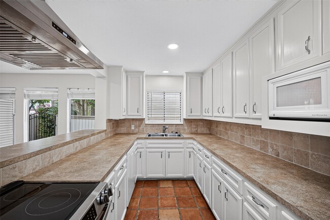 Building Photo - 1344 Chardonnay Dr