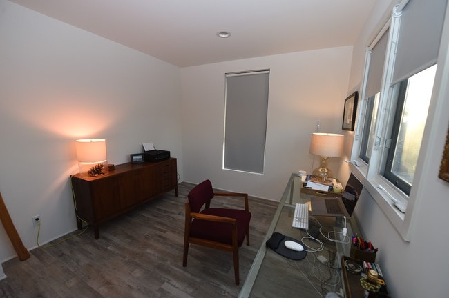 Building Photo - 1509 Cabrillo Ave