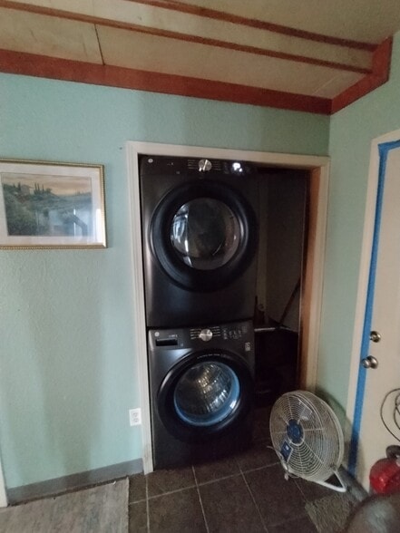 Building Photo - 1680 E Alder St