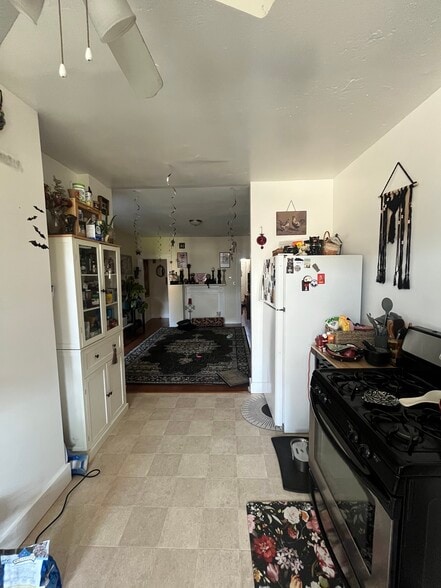 Building Photo - 707 Bunnecke Ave