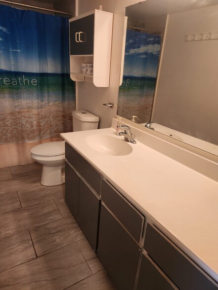 Building Photo - 365 Bluefish Dr