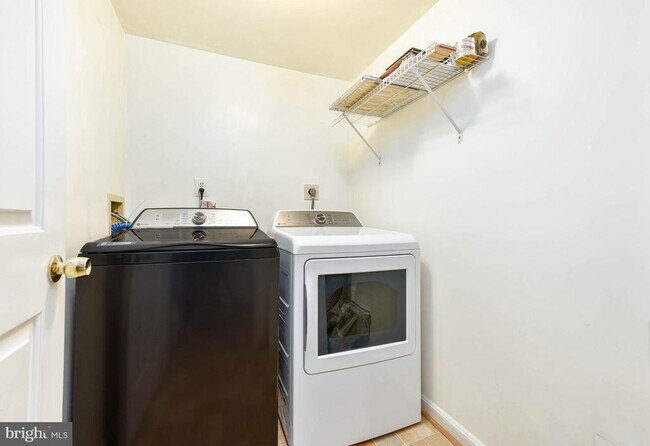 Building Photo - 7502 Melton Ct