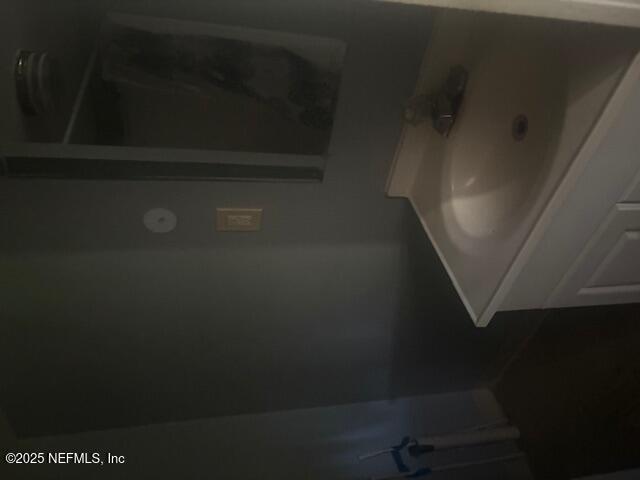 Building Photo - 259 Lakeview Ct