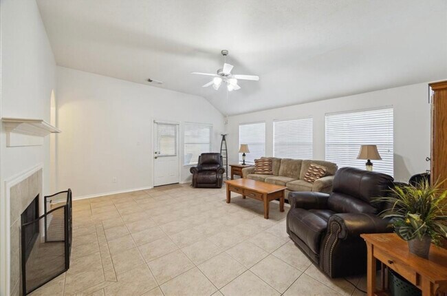 Building Photo - 6715 Rockwall Trail Dr